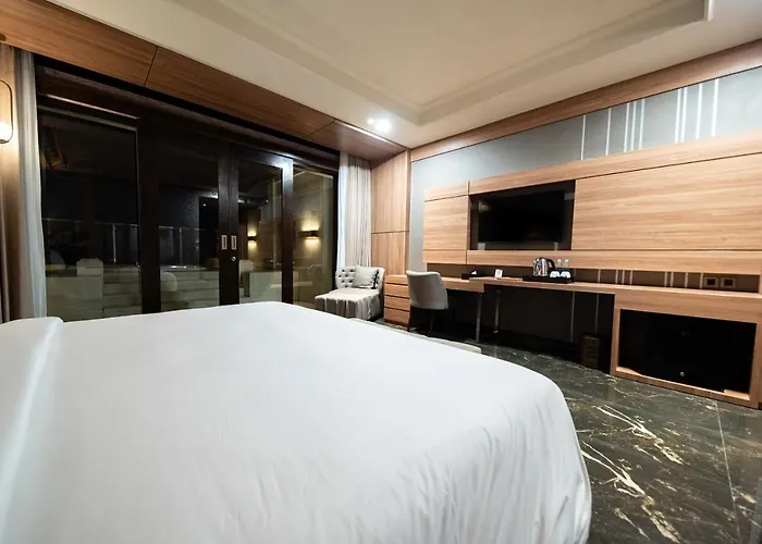 Hotel Taman Prakerti Bhuana
